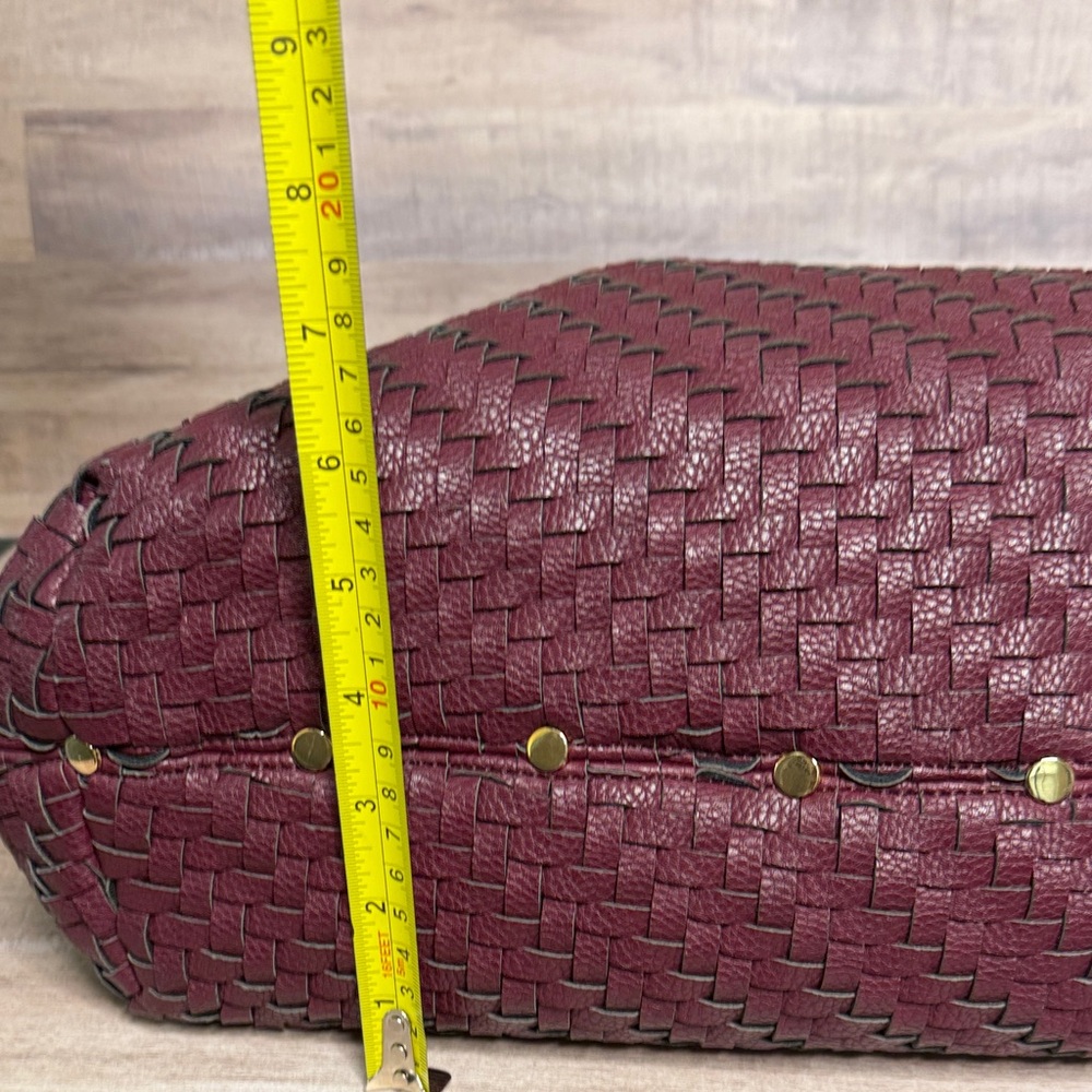 Deux Lux Burgundy Woven Hobo Bag - Picture 5 of 9